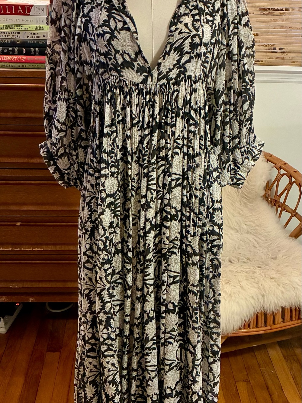 DAUGHTERS OF INDIA Kyra Maxi Dress Black & White Floral size Medium - Picture 7 of 8